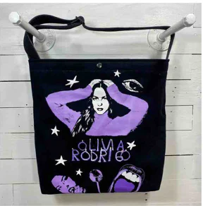 Goodfarken - Olivia Rodrigo - Sour -  Crossbody Tee Bag - Crossbody Bag (LIMITED EDITION)